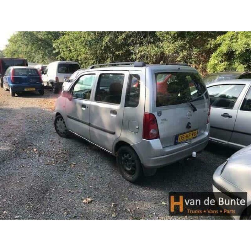 Opel Agila Trekhaak + diverse onderdelen