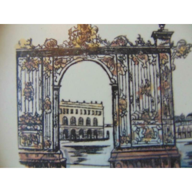 Plat de collection Gavoille Nancy-Tomblaine ,signé