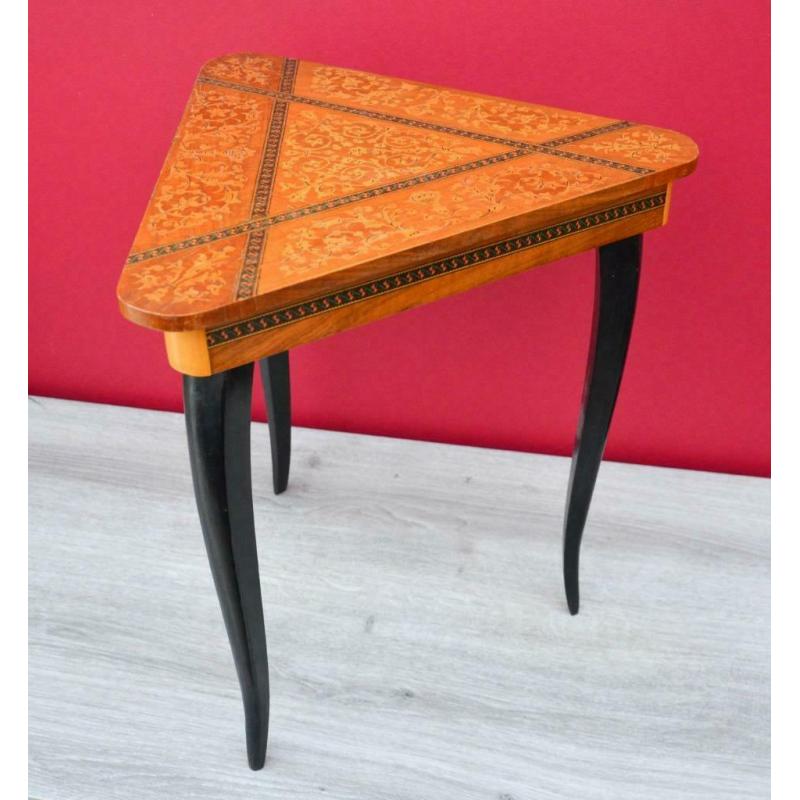 Table de boîte à musique en marqueterie italienne (bois)