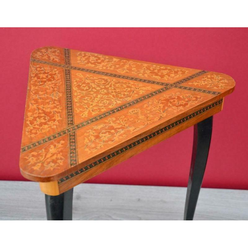Table de boîte à musique en marqueterie italienne (bois)