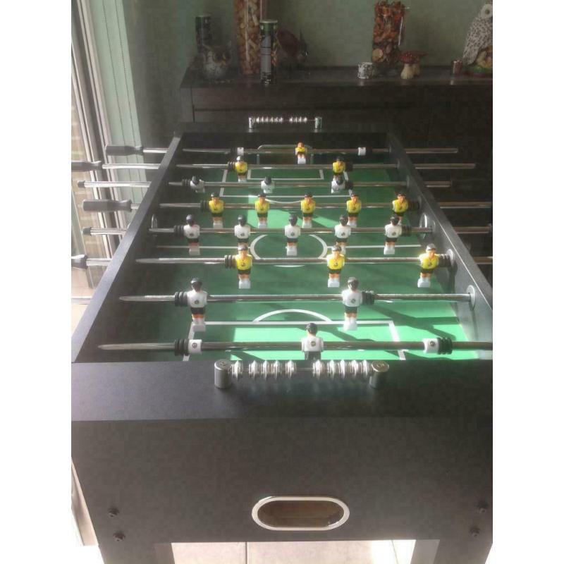 Voetbaltafel 60 kg 140x74,5x87,5 cm staal zwart volwassenen