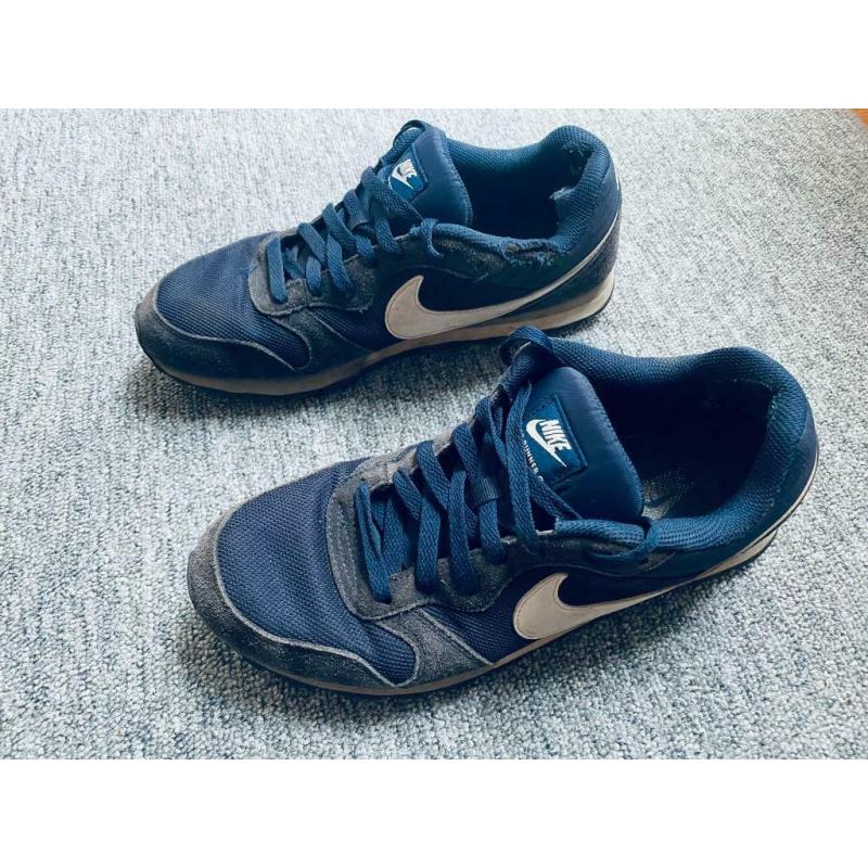 Chaussures Nike taille 42,5