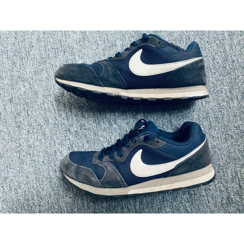 Chaussures Nike taille 42,5
