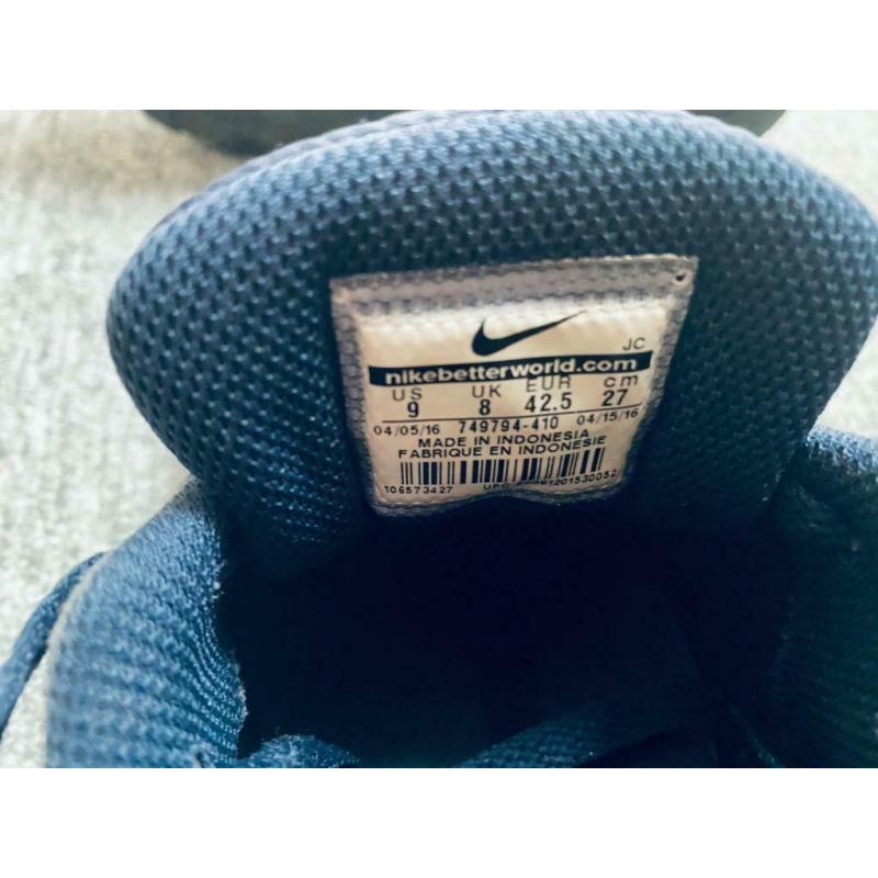 Chaussures Nike taille 42,5