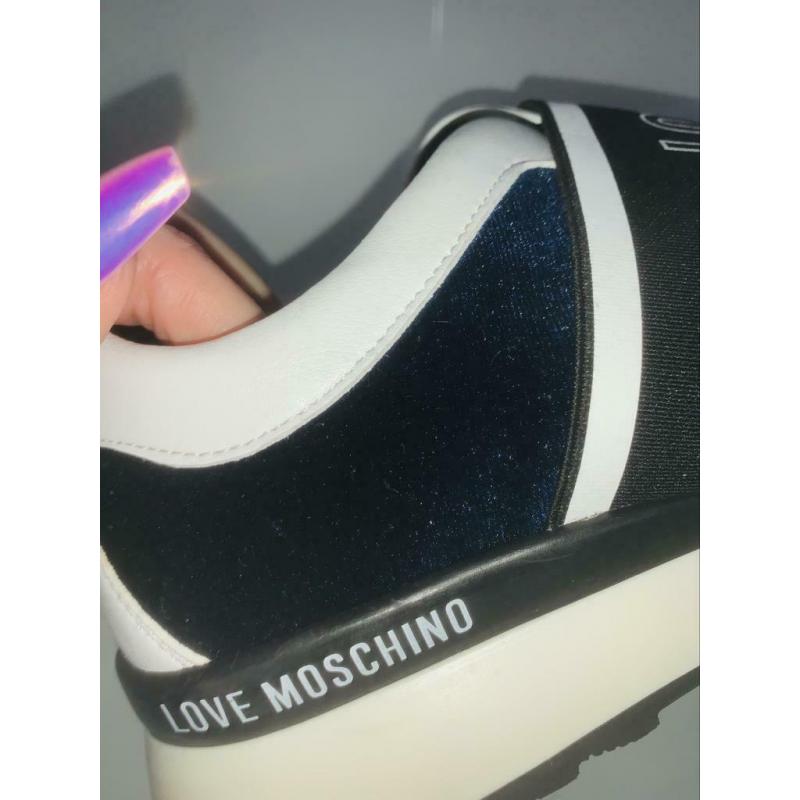 Basket Love Moschino 39