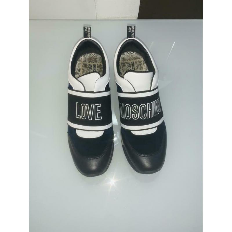 Basket Love Moschino 39