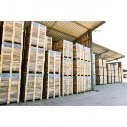 Bois de chauffage sec et dur livrer sur palettes en bois