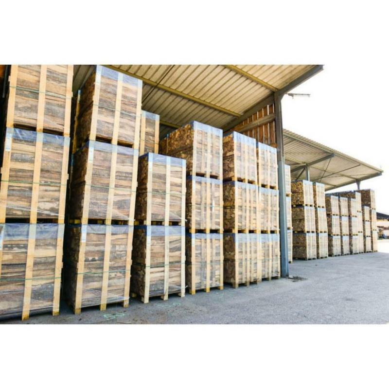 Bois de chauffage sec et dur livrer sur palettes en bois
