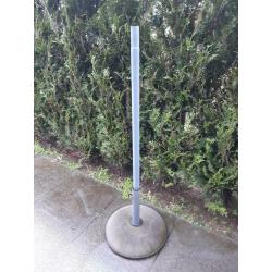 Parasol met voet