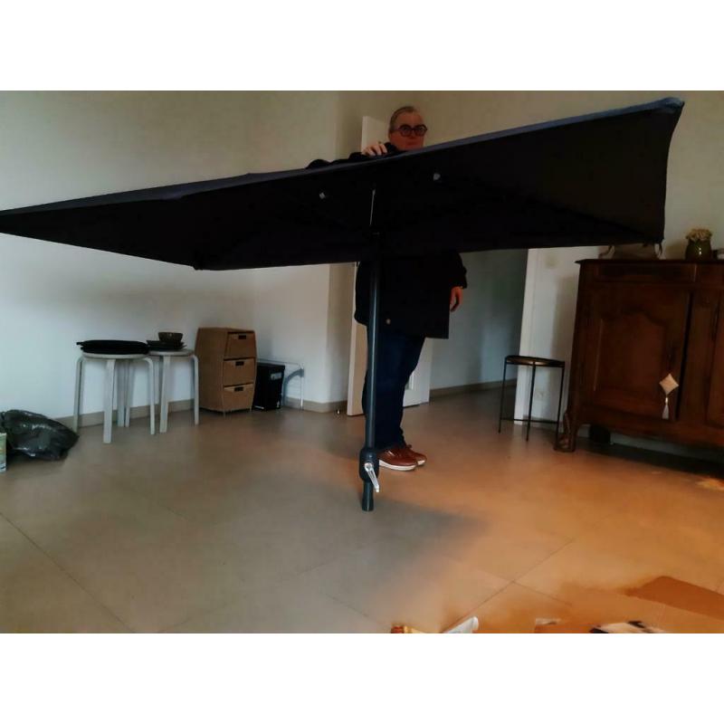 Parasol met voet