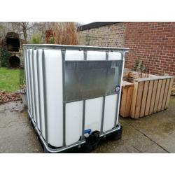 Citerne cubi ibc 1000l sur palette plastique