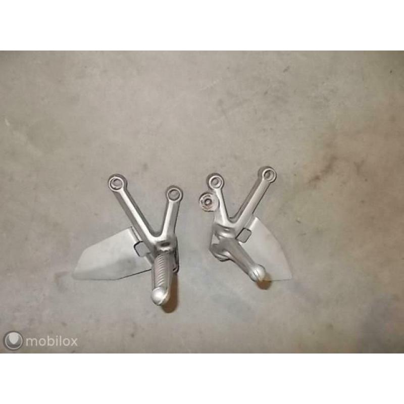 Voetsteunen voetsteps brackets steps 749 999