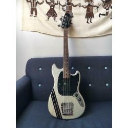 Squier Mustang Bass (Mikey Way signature)