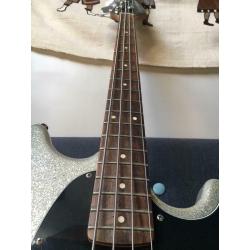 Squier Mustang Bass (Mikey Way signature)